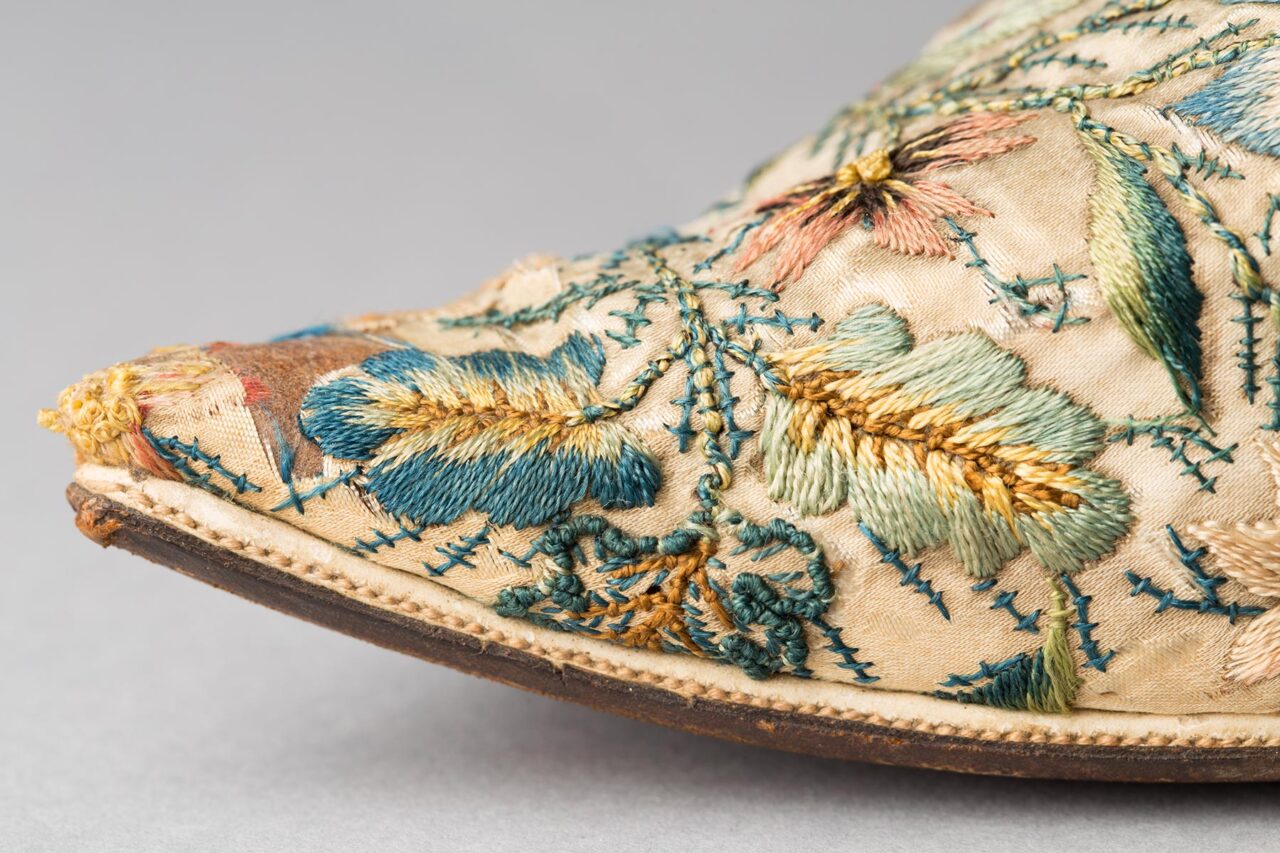 dorset-museum-objects-dorset-shoe