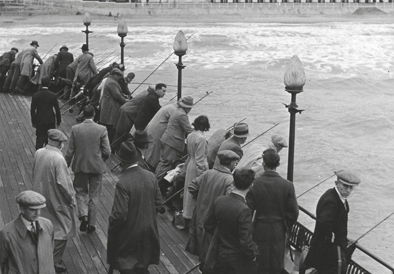 007_Casting a few lines from Bournemouth Pier
