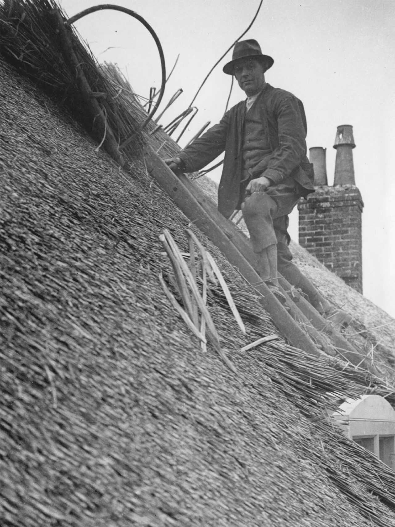 015_Legg of Loders thatching at Grove House